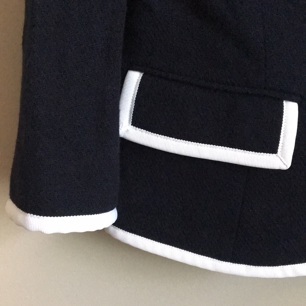 Neiman Marcus Thom Browne Navy Wool Cropped Blazer - Picture 3 of 8